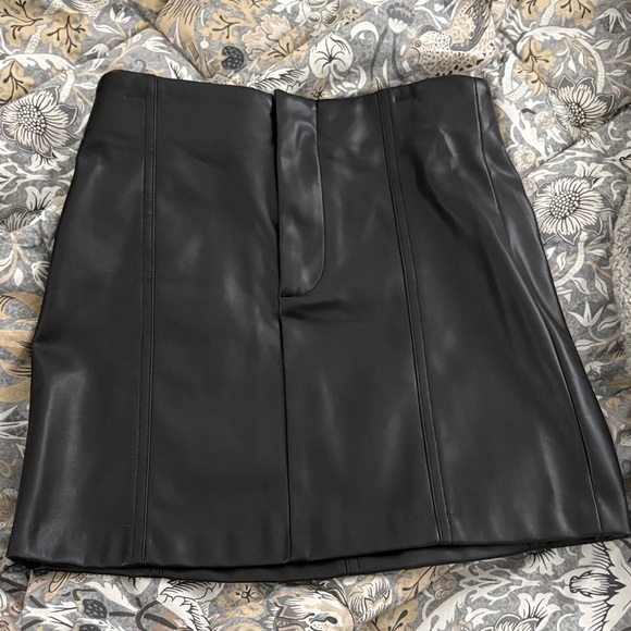 Astr Dresses & Skirts - Astr Black Mini Skirt